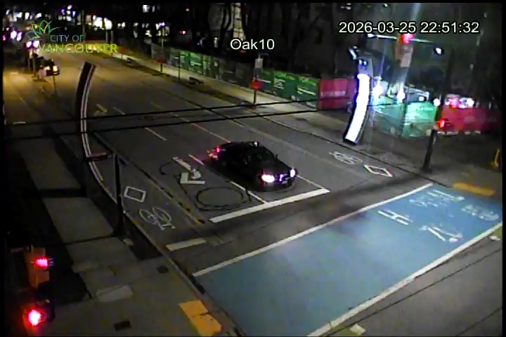 Oak St & W. 10th Ave - East