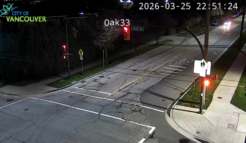 Oak St & W 33rd Ave - E