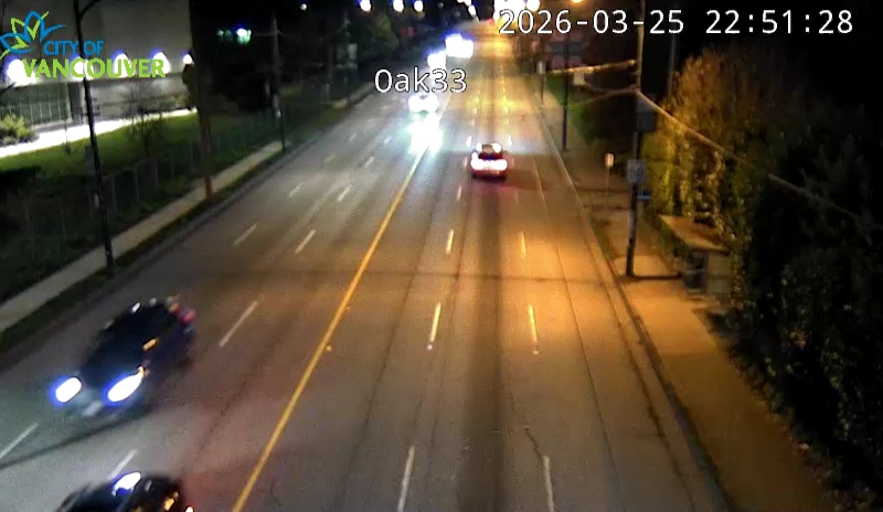 Oak St & W 33rd Ave - S